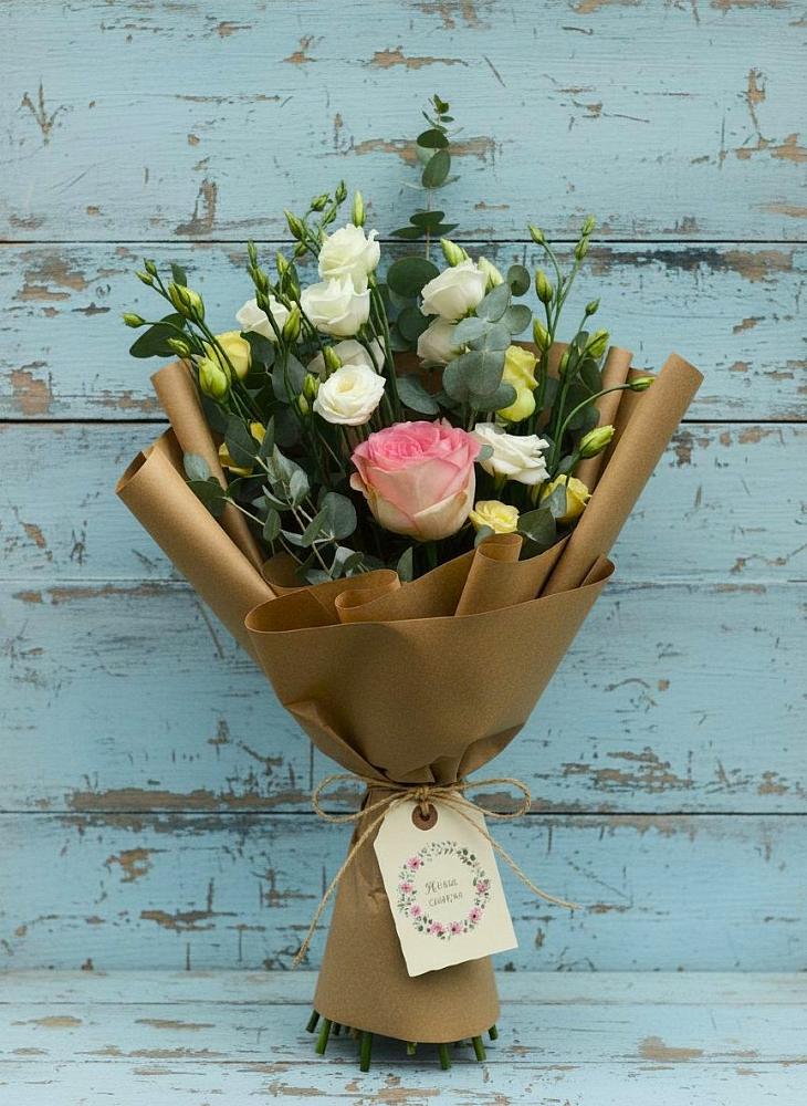 Букет цветов из: Розы и Лизиантусы в Петровское