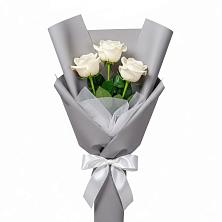 Букет 3 белые розы в Петровское