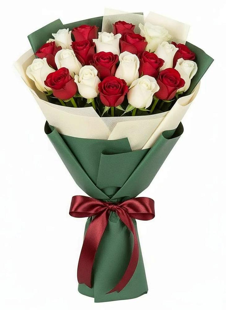 Букет Микс из красных и белых роз в Петровское