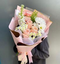 Букет цветов из:  Хризантемы и Розы в Петровское