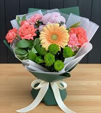 Букет цветов из:  Гвоздики, Розы, Герберы и Хризантемы в Петровское