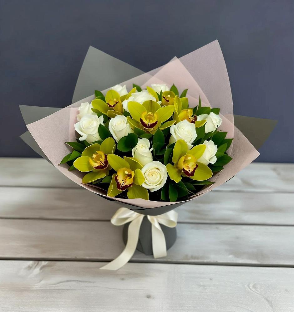 Букет цветов из: Орхидеи и Розы в Петровское