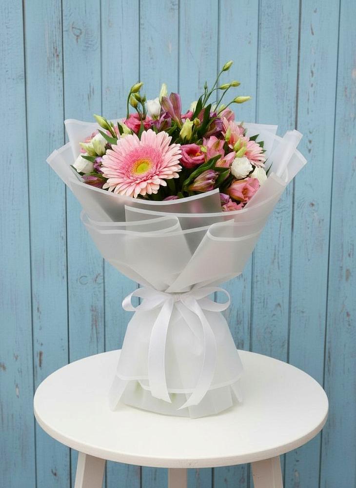 Букет цветов из: Герберы, Альстромерии и Лизиантусы в Петровское