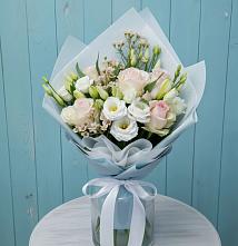 Букет цветов из:  Розы и Лизиантусы в Петровское