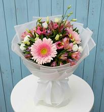 Букет цветов из:  Герберы, Альстромерии и Лизиантусы #REPLACE_PRED# Петровское