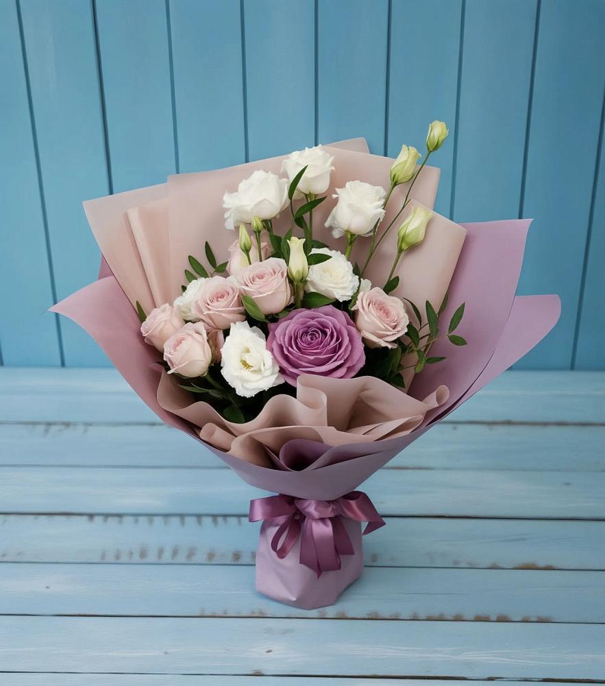 Букет цветов из: Розы и Лизиантусы в Петровское